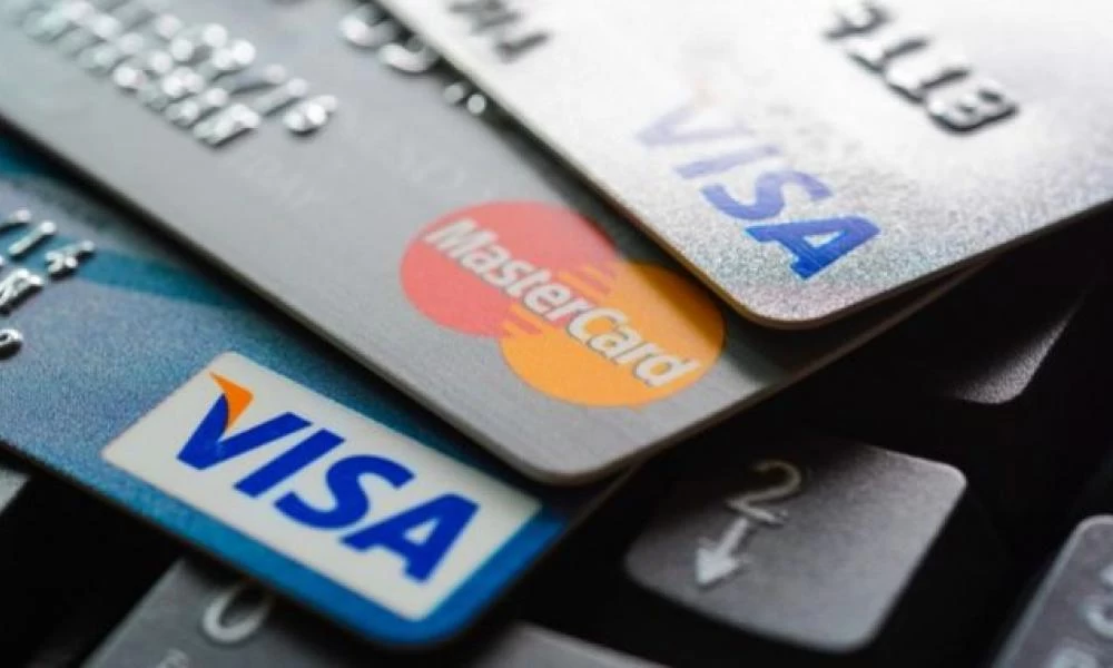 Τράπεζα Πειραιώς: Ανασχεδιασμός των καρτών της